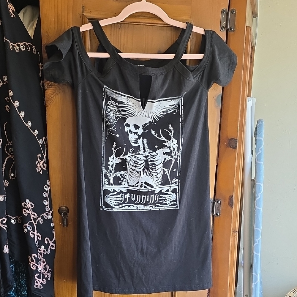 Black Graphic Women Top